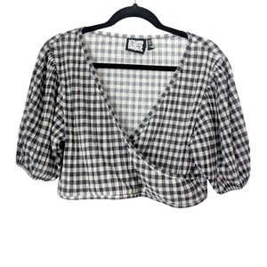 Reclaimed Vintage Black White Gingham Plaid Wrap Cropped Puff Sleeve Top US 6